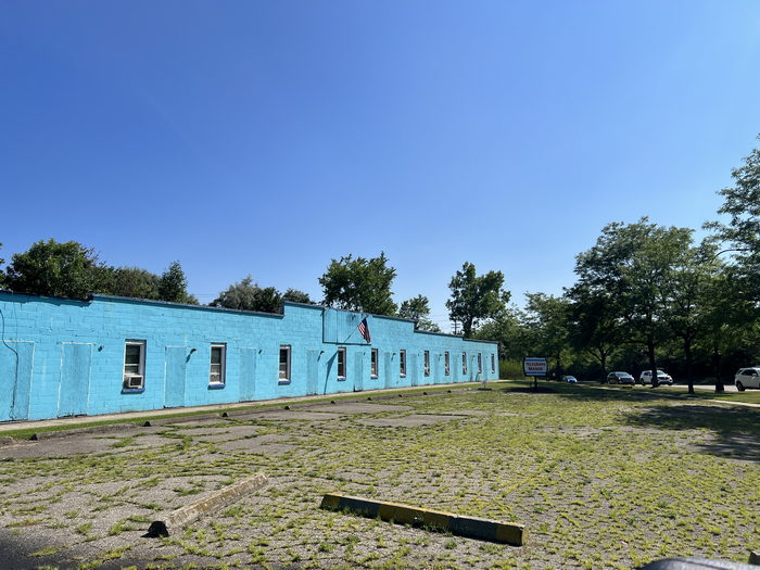 Hillcrest Motel and Restaurant - July 10 2022 Photo (newer photo)